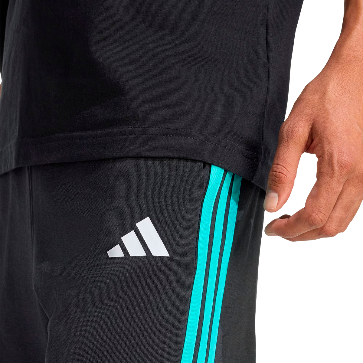 SHORT ADIDAS MERCEDES AMG F1 TEAM DNA PARA CABALLERO COLOR NEGRO