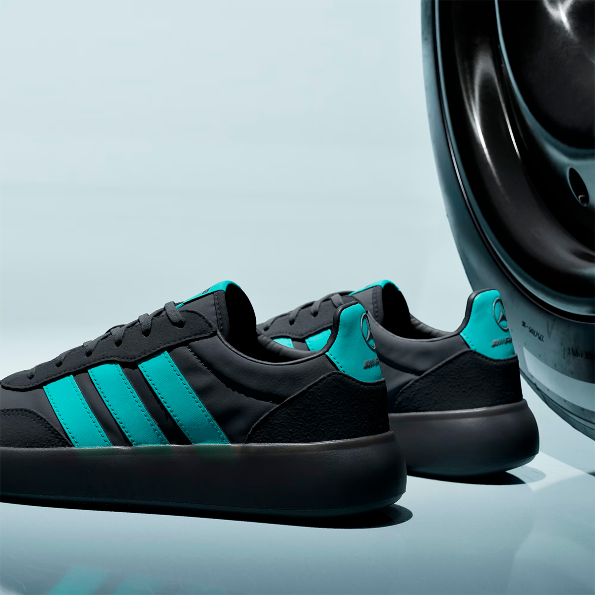 TENIS ADIDAS MERCEDES AMG F1 BARREDA PARA CABALLERO COLOR NEGRO