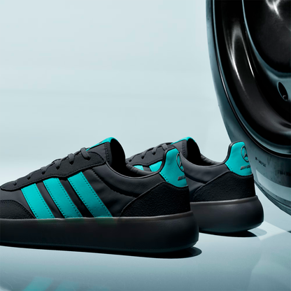 TENIS ADIDAS MERCEDES AMG F1 BARREDA PARA CABALLERO COLOR NEGRO