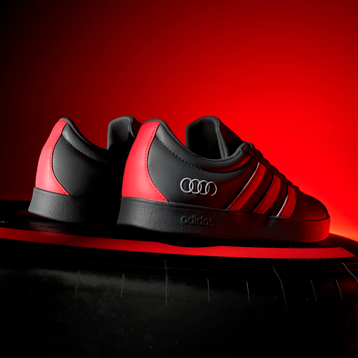 TENIS ADIDAS x AUDI REVOLUT VL COURT UNISEX COLOR NEGRO