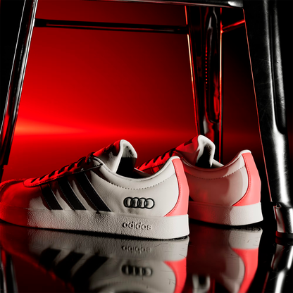 TENIS ADIDAS x AUDI REVOLUT VL COURT PARA CABALLERO COLOR BEIGE