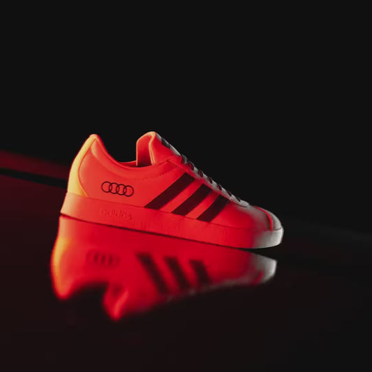 TENIS ADIDAS x AUDI REVOLUT VL COURT PARA CABALLERO COLOR BEIGE